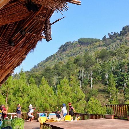 The Lodge Maribaya Cikareumbi Екстер'єр фото