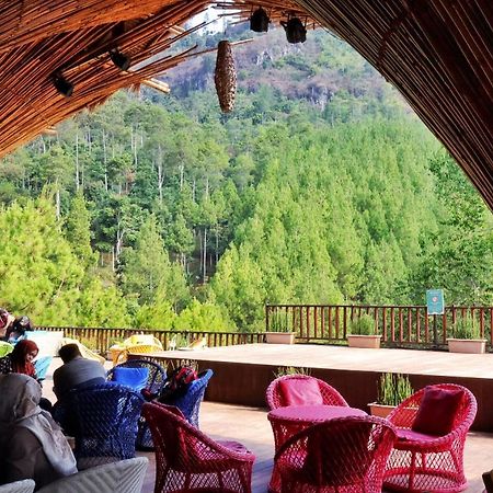 The Lodge Maribaya Cikareumbi Екстер'єр фото