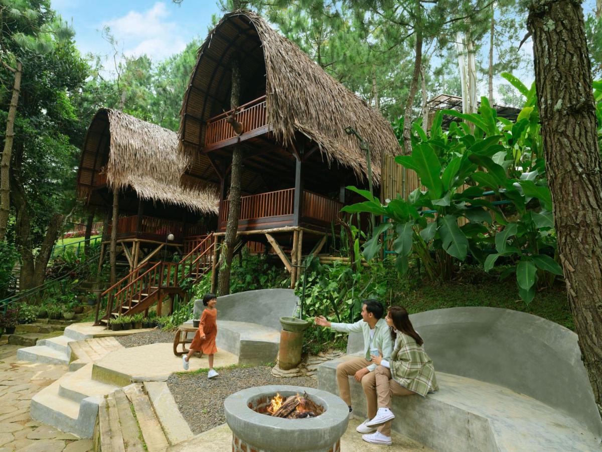 The Lodge Maribaya Cikareumbi Екстер'єр фото