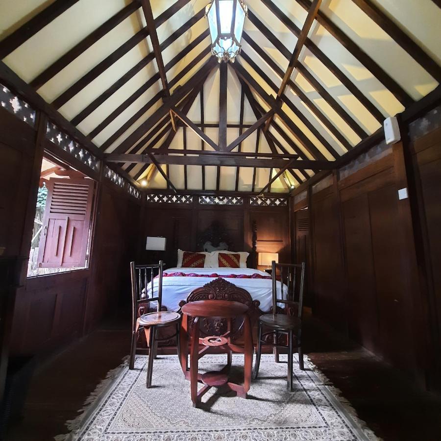 The Lodge Maribaya Cikareumbi Екстер'єр фото