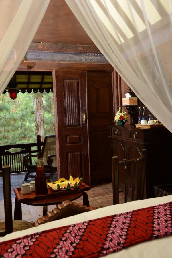 The Lodge Maribaya Cikareumbi Екстер'єр фото