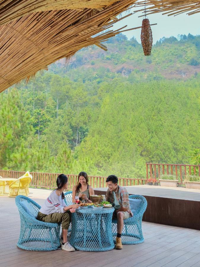 The Lodge Maribaya Cikareumbi Екстер'єр фото