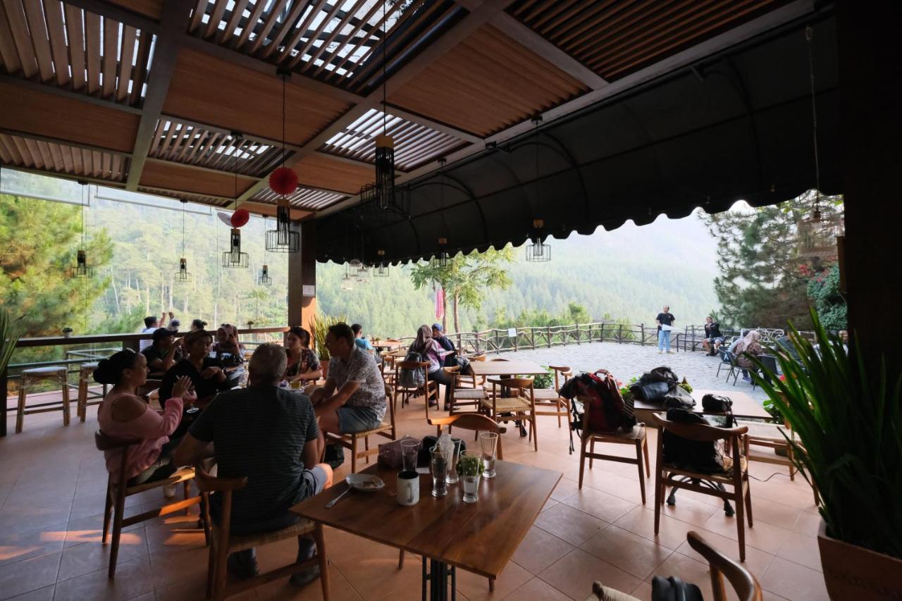 The Lodge Maribaya Cikareumbi Екстер'єр фото