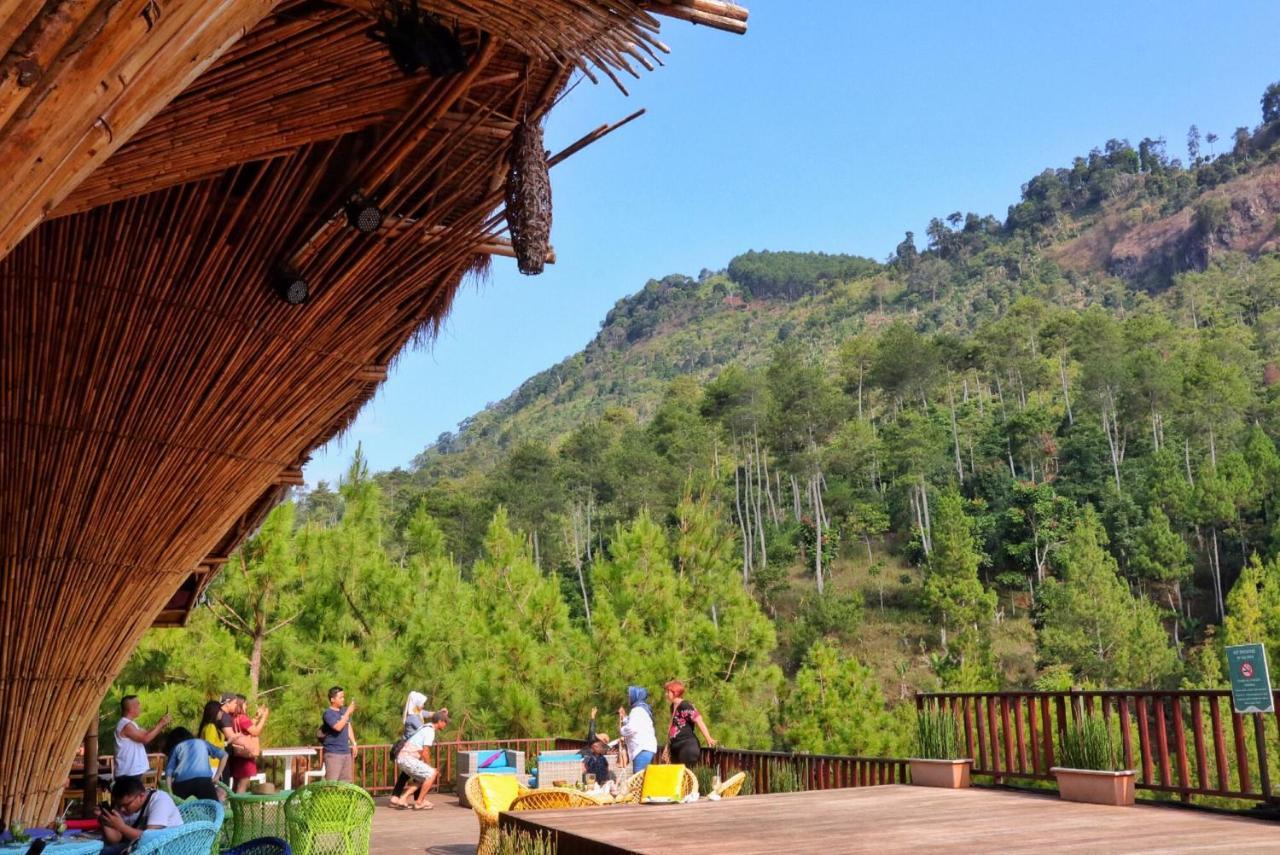 The Lodge Maribaya Cikareumbi Екстер'єр фото