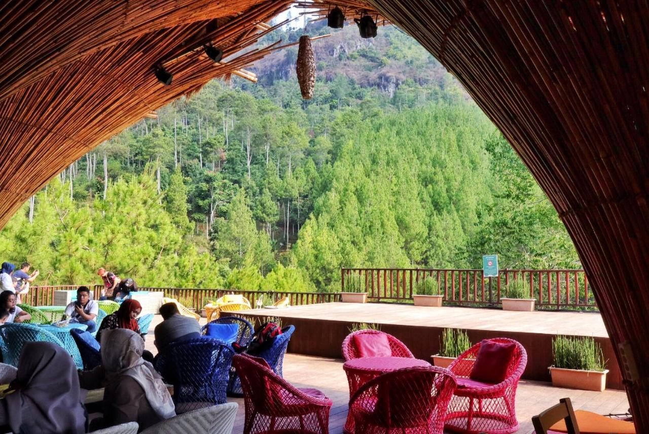 The Lodge Maribaya Cikareumbi Екстер'єр фото