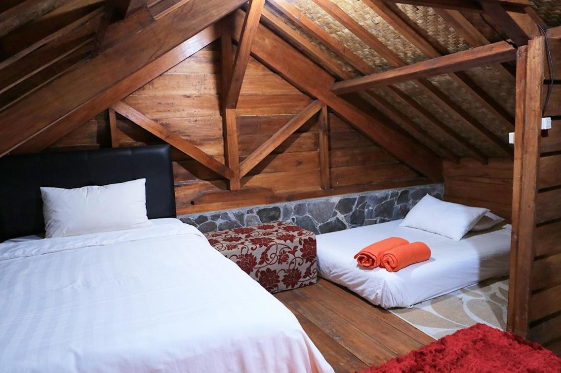 The Lodge Maribaya Cikareumbi Екстер'єр фото