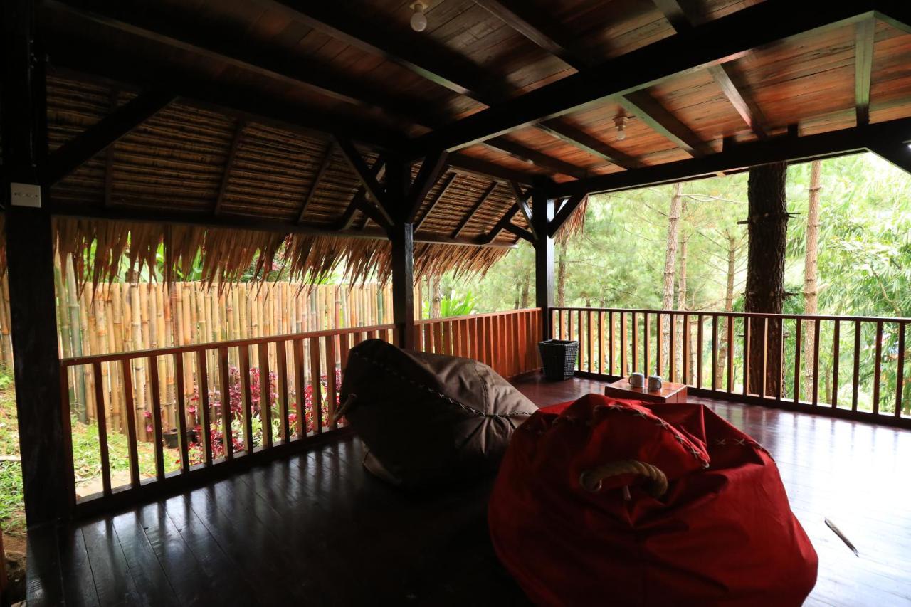 The Lodge Maribaya Cikareumbi Екстер'єр фото