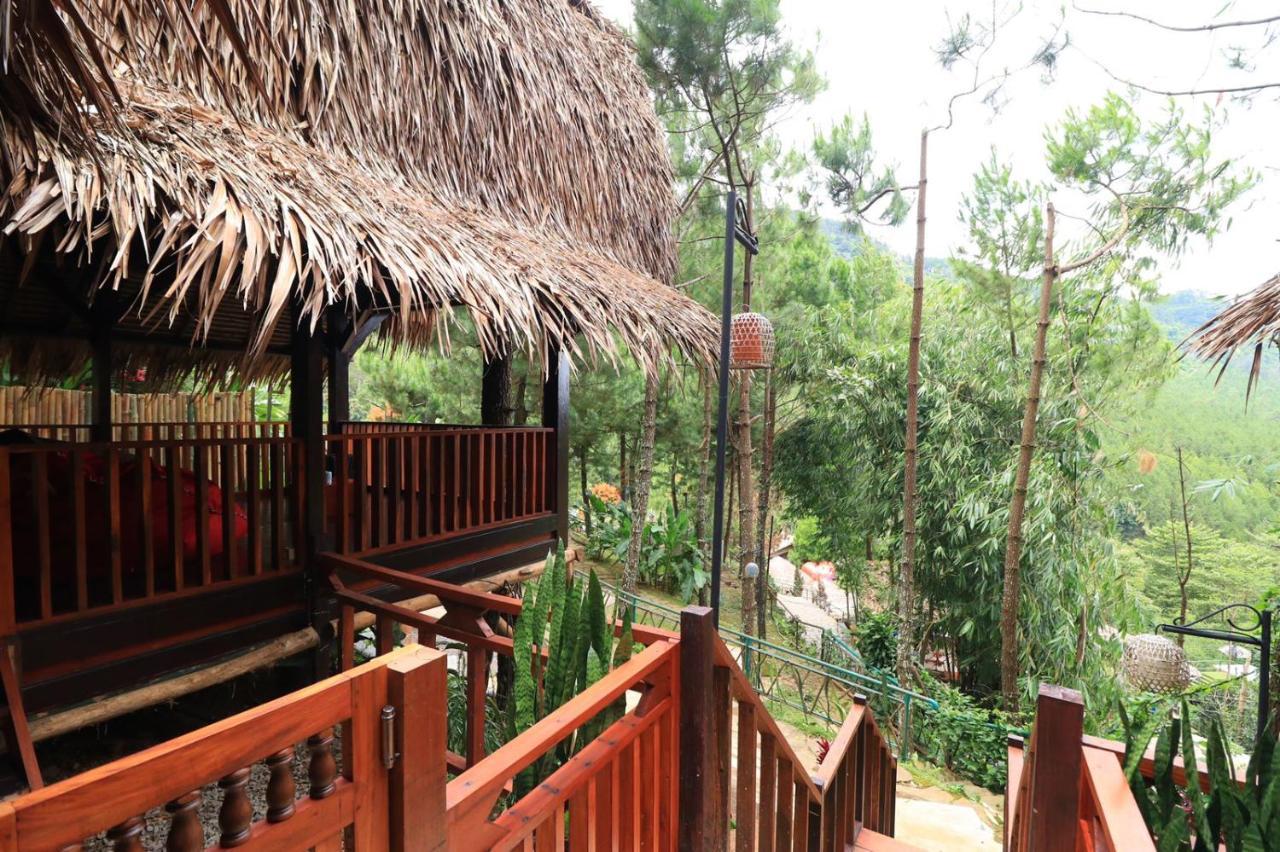 The Lodge Maribaya Cikareumbi Екстер'єр фото