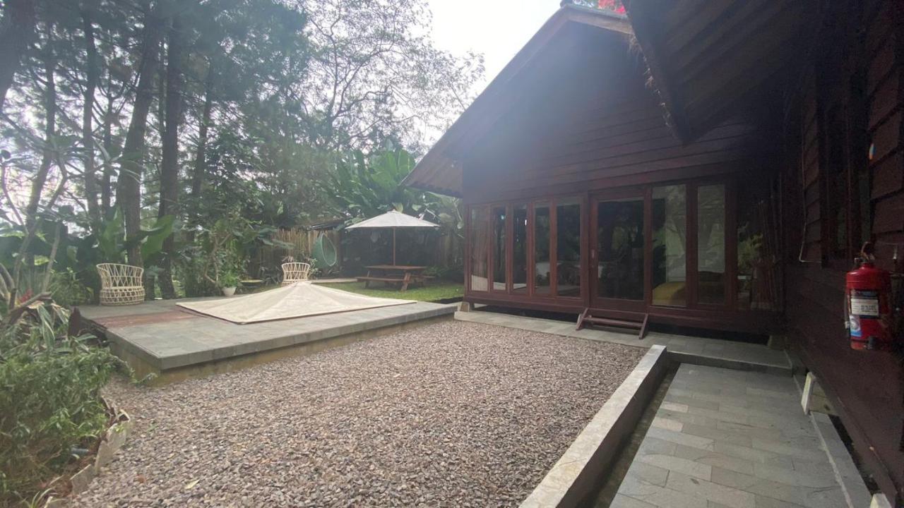 The Lodge Maribaya Cikareumbi Екстер'єр фото
