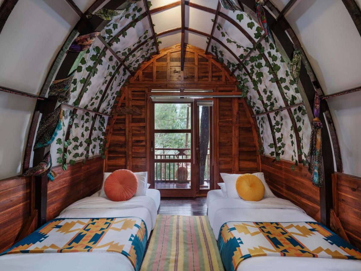 The Lodge Maribaya Cikareumbi Екстер'єр фото