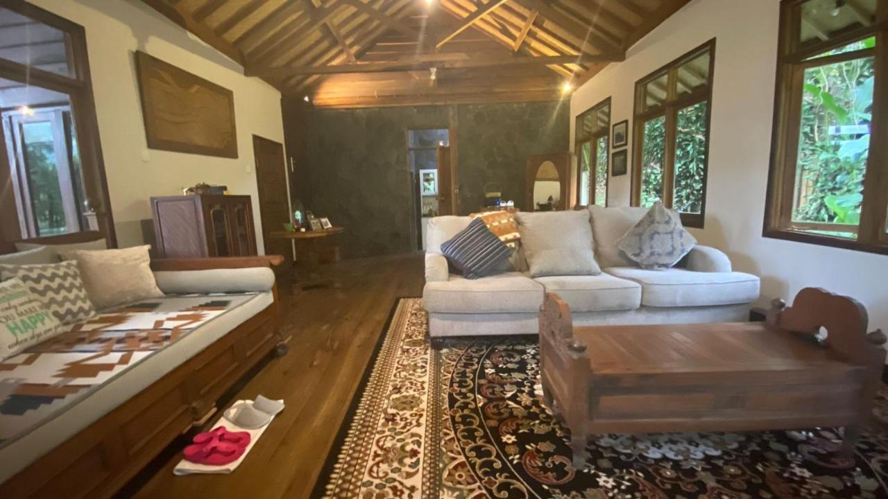 The Lodge Maribaya Cikareumbi Екстер'єр фото