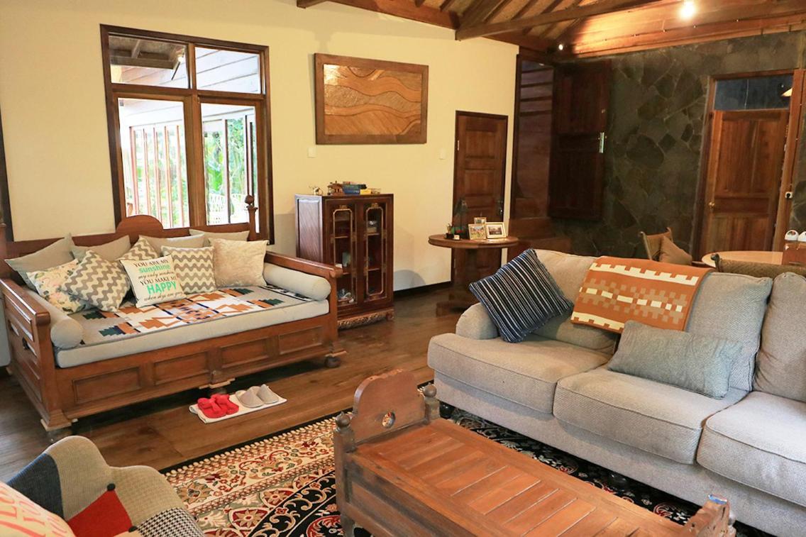 The Lodge Maribaya Cikareumbi Екстер'єр фото