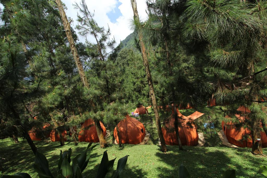 The Lodge Maribaya Cikareumbi Екстер'єр фото